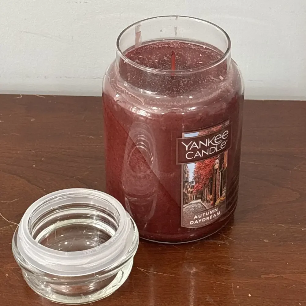 Yankee Candle Autumn Daydream 22 oz Large Jar – Clove, Sage, Eucalyptus Woods